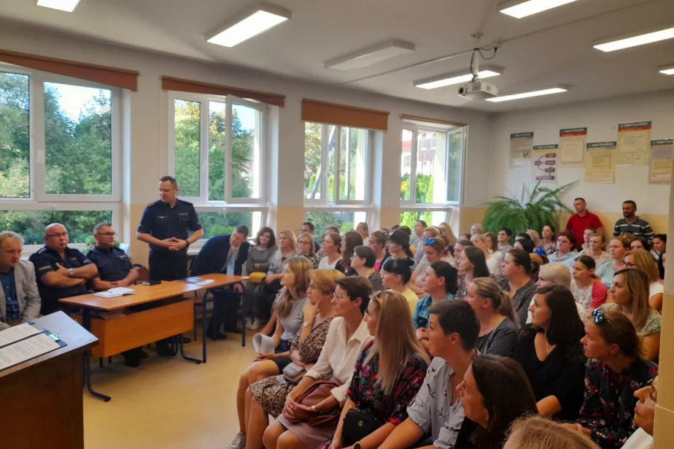 Wandalizm, śmiecenie i spożywanie alkoholu - najważniejsze tematy policyjnej debaty - zdjęcie 2