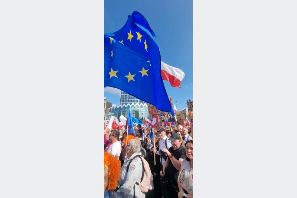 Trwa marsz "Miliona Serc" (transmisja) - zdjęcie 9