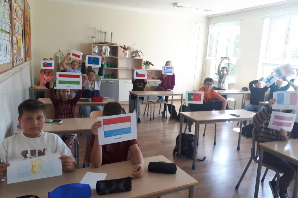 Dzień Języków Obcych w szkole w Nowym Rybiu - zdjęcie 4