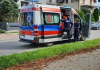 Krwawiący mężczyzna na przystanku - zdjęcie główne