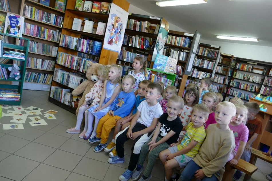 Święto Głośnego Czytania w Gminnej Bibliotece Publicznej w Starej Wsi i jej Filiach - zdjęcie 3