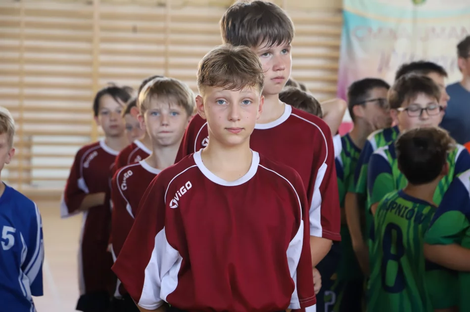 Szkoła Podstawowa nr 1 w Męcinie wygrywa gminne Igrzyska Dzieci w halowej piłce nożnej - zdjęcie 2