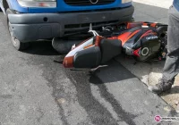 Chcieli zapalić znicz, wjechał w nich opel - zdjęcie główne