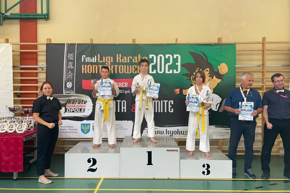 8 medali limanowskich zawodników podczas Finału Ligi Karate Kontaktowego - zdjęcie 7