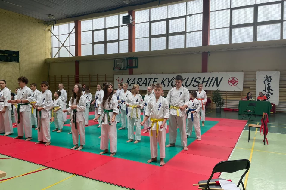 8 medali limanowskich zawodników podczas Finału Ligi Karate Kontaktowego - zdjęcie 8