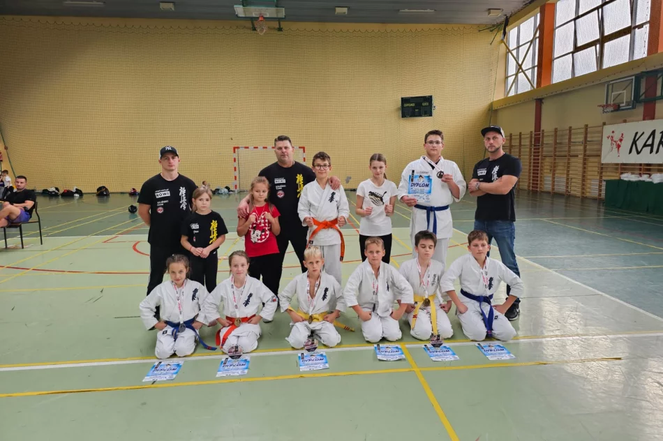 8 medali limanowskich zawodników podczas Finału Ligi Karate Kontaktowego - zdjęcie 11
