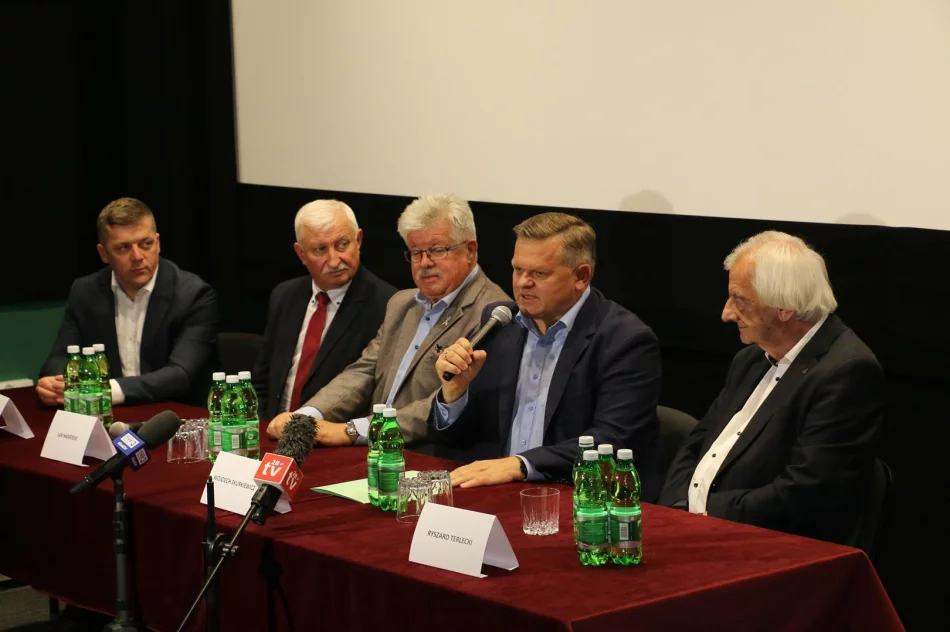 Wiceminister Obrony Narodowej wizytował inwestycję związaną z budową Kompleksu Wojskowego - zdjęcie 3