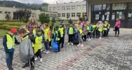 Uczniowie ZSP nr 4 uczestniczyli w akcji sprzątania świata - zdjęcie 4