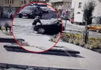 Ku przestrodze: nagranie z potrącenia 18-latki (WIDEO) - zdjęcie główne