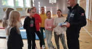 "Wiemy, jak ratować ludzkie zdrowie i życie”-warsztaty w Szkole Podstawowej w Pisarzowej. - zdjęcie 3