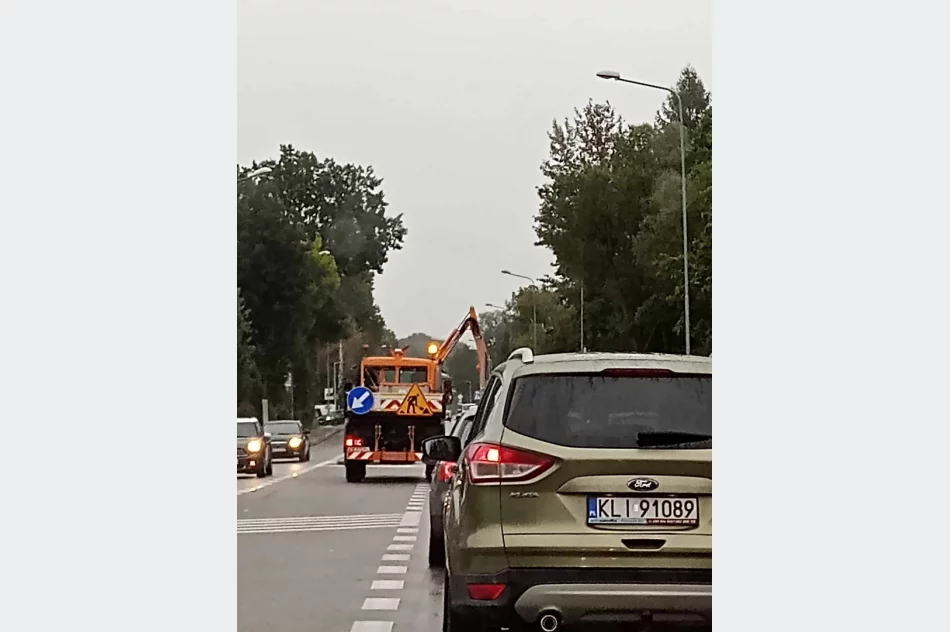 Duże korki w Limanowej - powodem… koszenie - zdjęcie 4