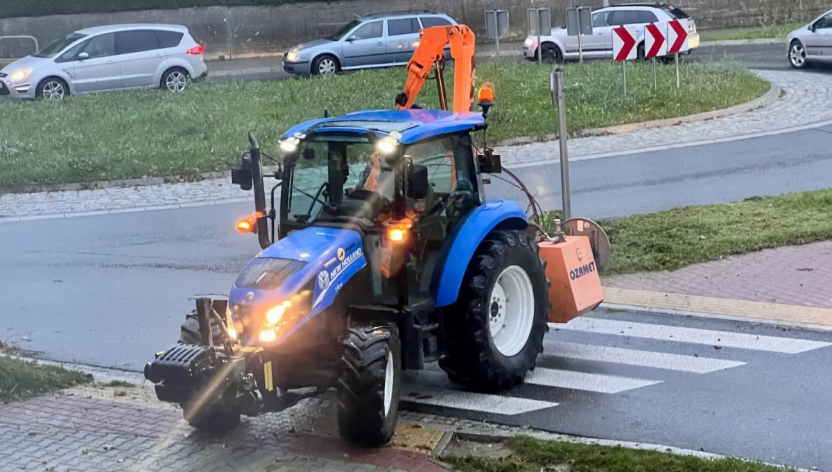 Duże korki w Limanowej - powodem… koszenie