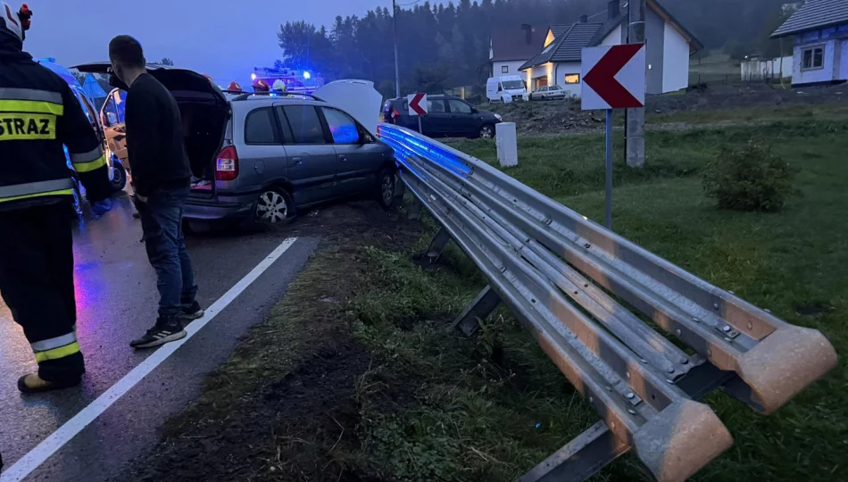 Samochód uderzył w bariery, kierująca nieprzytomna - zdjęcie 1