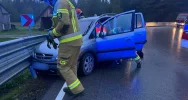 Samochód uderzył w bariery, kierująca nieprzytomna - zdjęcie 3