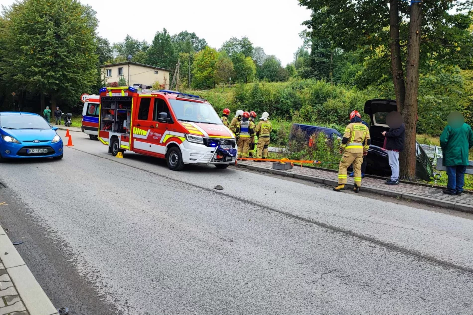 Zderzenie pojazdów na drodze powiatowej - zdjęcie 2