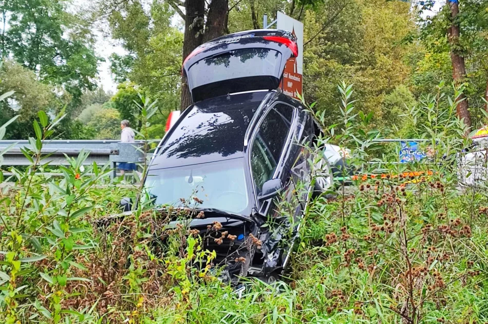 Zderzenie pojazdów na drodze powiatowej - zdjęcie 5