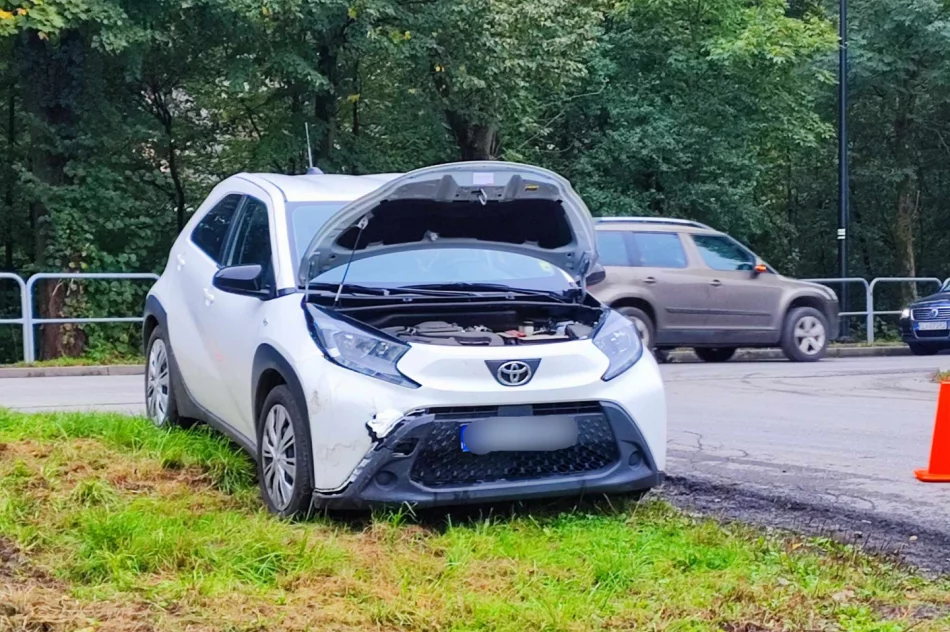 Zderzenie pojazdów na drodze powiatowej - zdjęcie 10