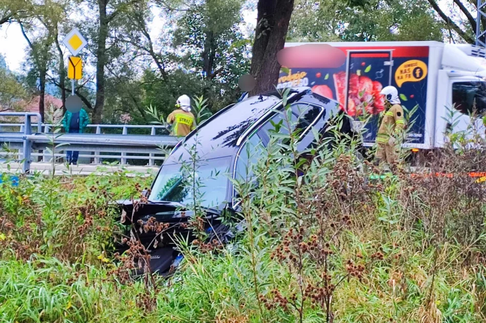 Zderzenie pojazdów na drodze powiatowej - zdjęcie 13