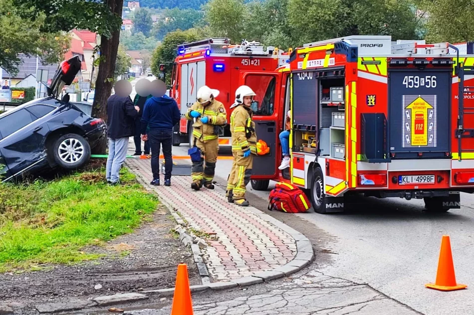 Zderzenie pojazdów na drodze powiatowej - zdjęcie 14