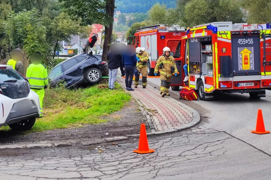 Zderzenie pojazdów na drodze powiatowej - zdjęcie 16