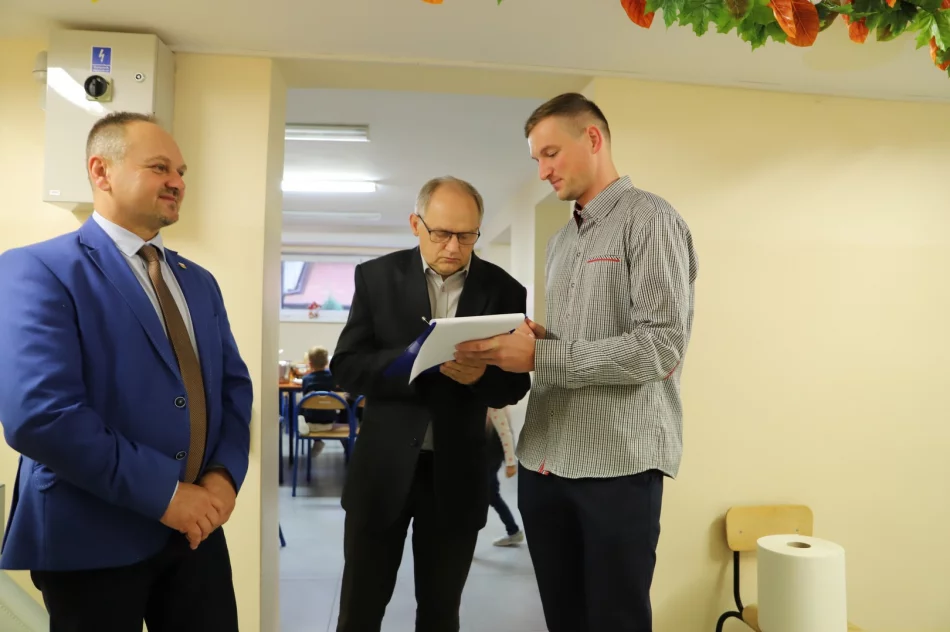 Doposażenia i remonty w pięciu kuchniach i stołówkach gminnych szkół - zdjęcie 11