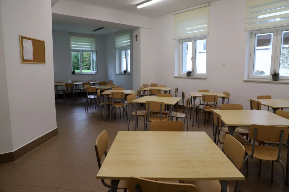 Doposażenia i remonty w pięciu kuchniach i stołówkach gminnych szkół - zdjęcie 19