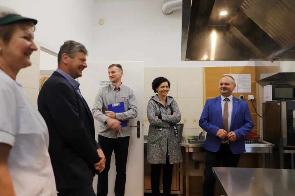 Doposażenia i remonty w pięciu kuchniach i stołówkach gminnych szkół - zdjęcie 20