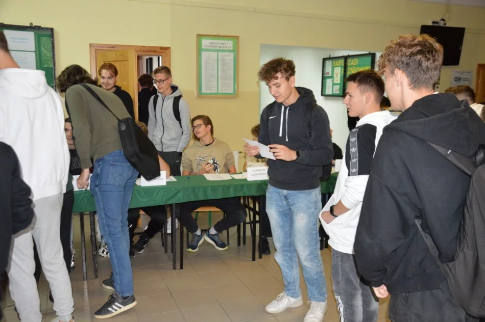 Młodzież głosowała w “Mechaniku”. Która partia wygrała?  - zdjęcie 6