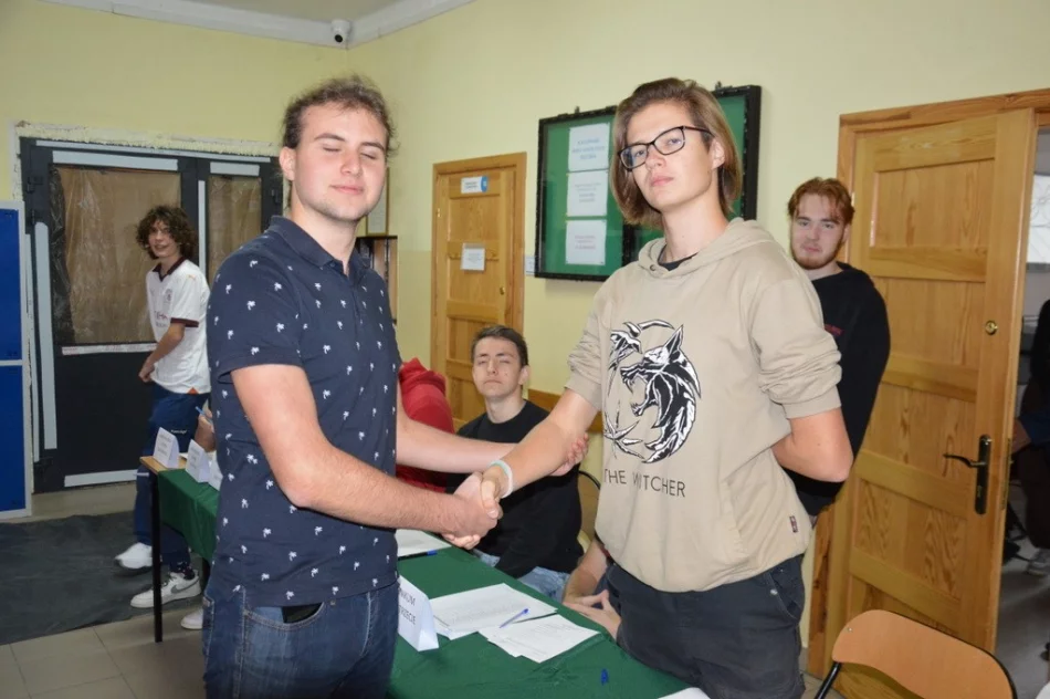 Młodzież głosowała w “Mechaniku”. Która partia wygrała?  - zdjęcie 7