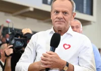 D.Tusk: premier nawet o odejścia najwyższych dowódców WP obciąża, mnie czy opozycję - zdjęcie główne