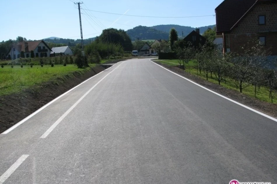 Władze odebrały wyremontowaną drogę - zdjęcie 4