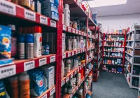 Taśma klejąca – niezbędnik w magazynie e-commerce - zdjęcie główne