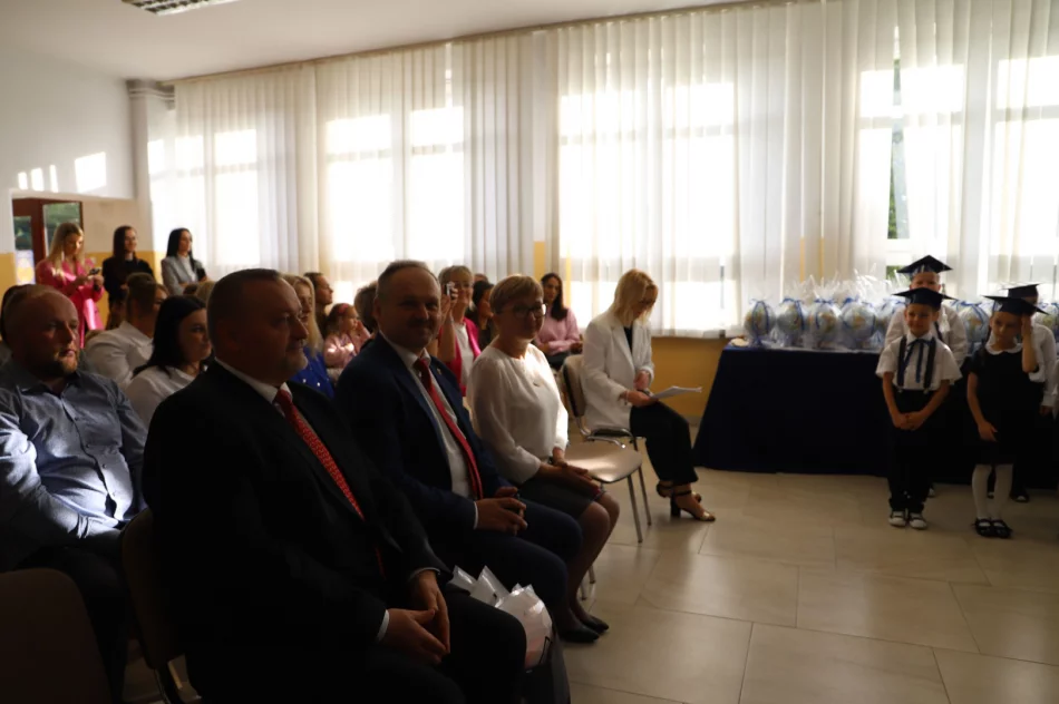 Ślubowanie pierwszoklasistów Szkoła Podstawowa w Męcinie - zdjęcie 7