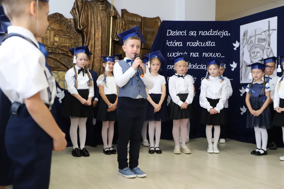 Ślubowanie pierwszoklasistów Szkoła Podstawowa w Męcinie - zdjęcie 20