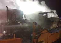  Pożar trzech samochodów ciężarowych - zdjęcie główne