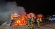  Pożar trzech samochodów ciężarowych - zdjęcie 3
