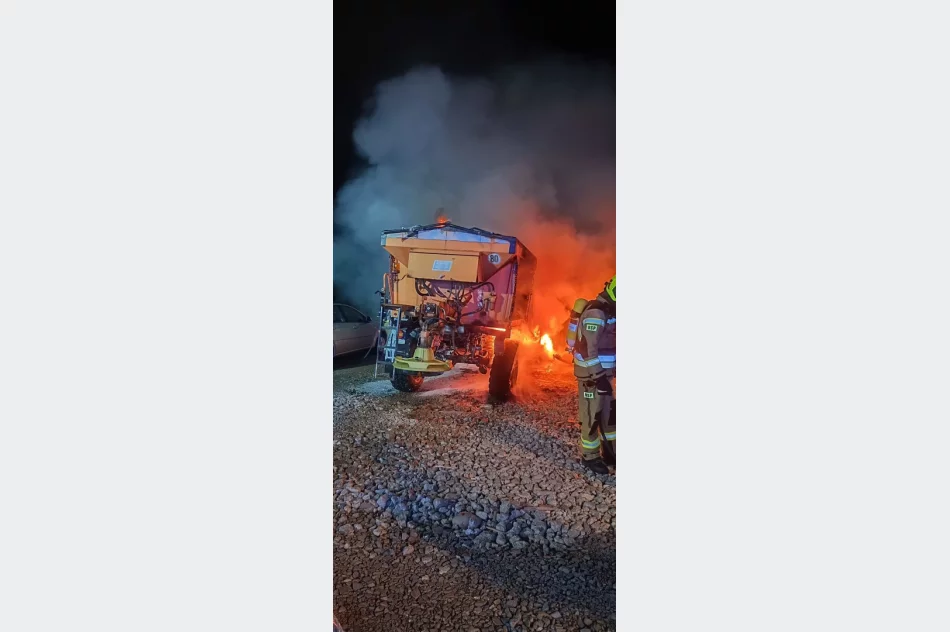  Pożar trzech samochodów ciężarowych - zdjęcie 4