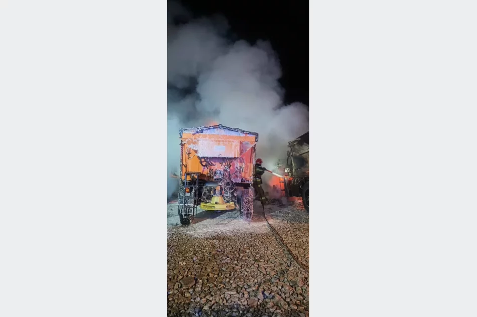  Pożar trzech samochodów ciężarowych - zdjęcie 5