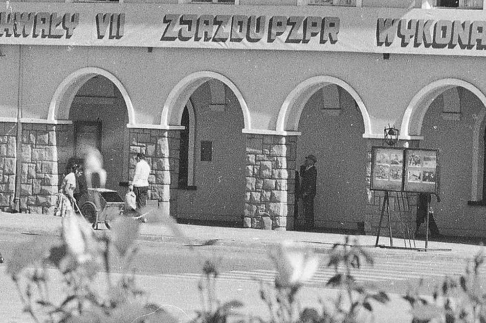 Tak wyglądało miasto w PRL-u. Pewex, Syreny i komunistyczne hasła (ZDJĘCIA) - zdjęcie 14