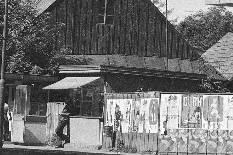 Tak wyglądało miasto w PRL-u. Pewex, Syreny i komunistyczne hasła (ZDJĘCIA) - zdjęcie 17