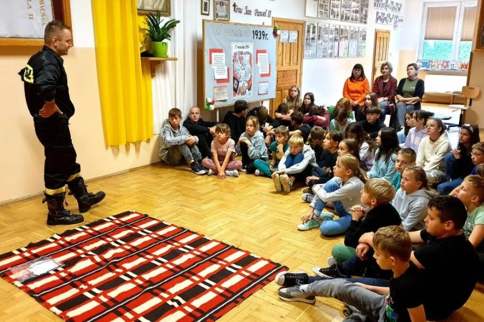 Po dźwięku alarmowym opuścili sale lekcyjne - zdjęcie 9