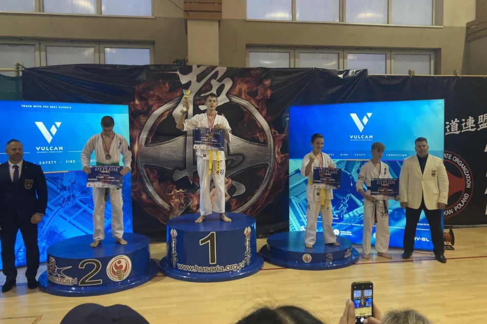 4 medale dla zawodników Limanowskiego Klubu Kyokushin Karate w Szczecinie - zdjęcie 3