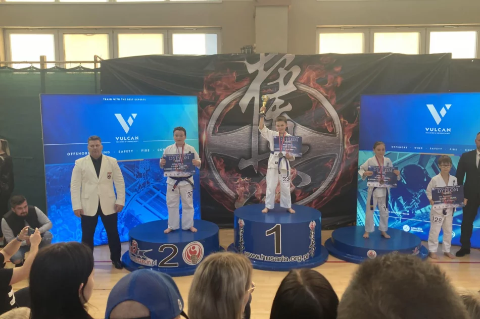 4 medale dla zawodników Limanowskiego Klubu Kyokushin Karate w Szczecinie - zdjęcie 11