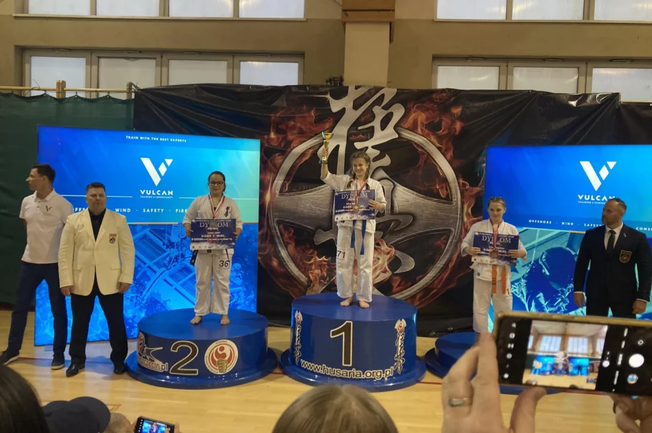 4 medale dla zawodników Limanowskiego Klubu Kyokushin Karate w Szczecinie - zdjęcie 12