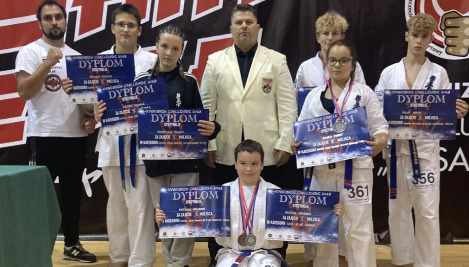 4 medale dla zawodników Limanowskiego Klubu Kyokushin Karate w Szczecinie - zdjęcie 1
