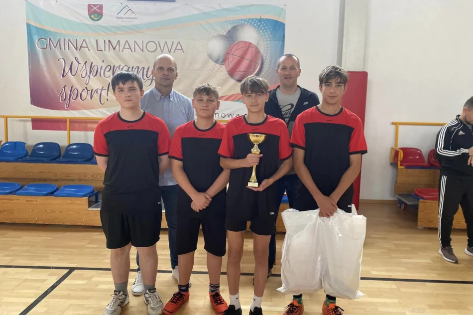 Młodzież z Mordarki i Pasierbca z tytułem Mistrzów Gminy w Koszykówce 3x3  - zdjęcie 3
