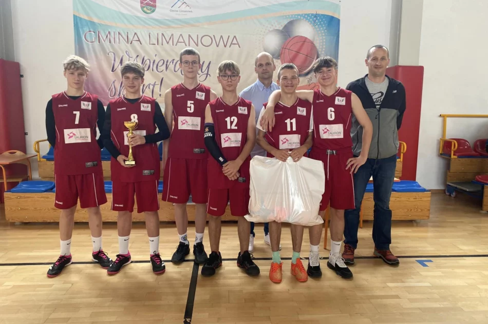 Młodzież z Mordarki i Pasierbca z tytułem Mistrzów Gminy w Koszykówce 3x3  - zdjęcie 7