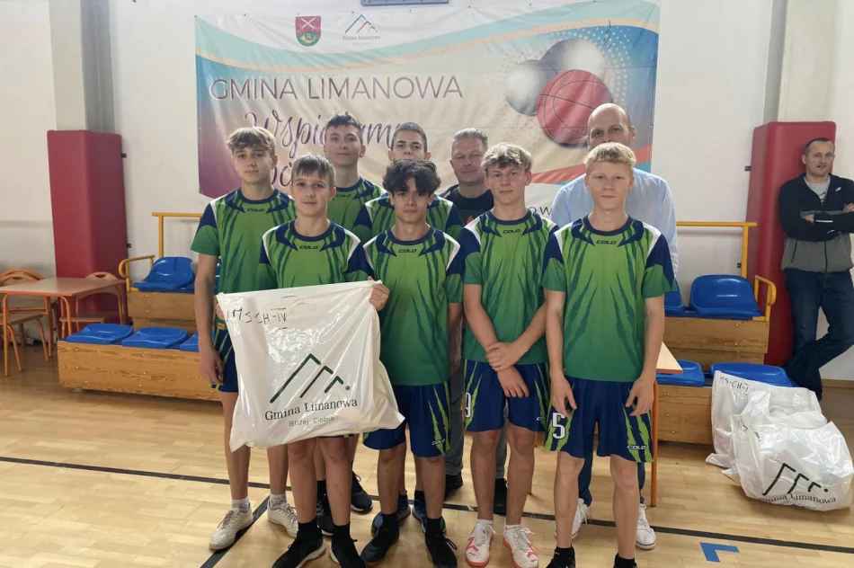 Młodzież z Mordarki i Pasierbca z tytułem Mistrzów Gminy w Koszykówce 3x3  - zdjęcie 10