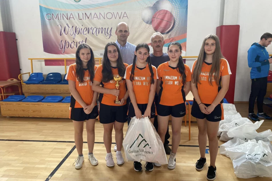 Młodzież z Mordarki i Pasierbca z tytułem Mistrzów Gminy w Koszykówce 3x3  - zdjęcie 14
