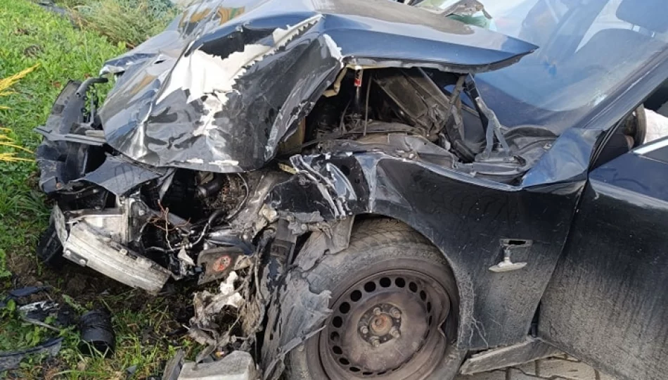 BMW zderzyło się z ciężarówką - zdjęcie 1